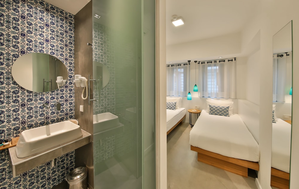 Alilass Hotel 32/36