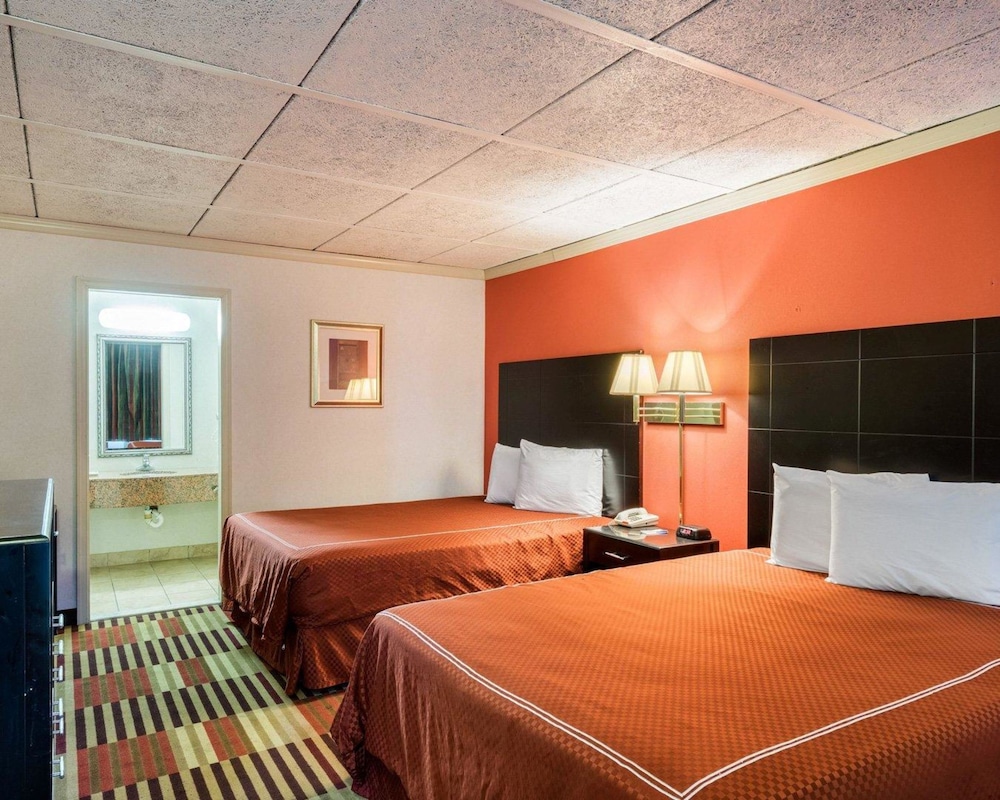 Rodeway Inn Newark - University Area 10/24