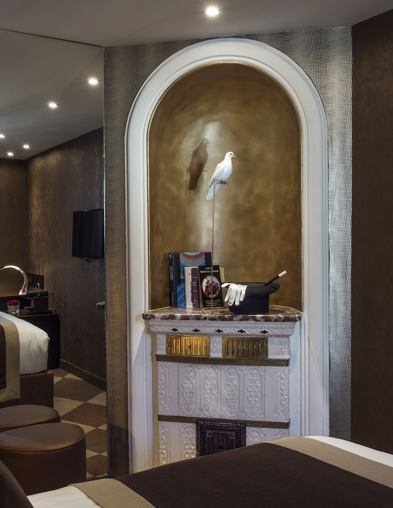 Hotel Splendor 4/46