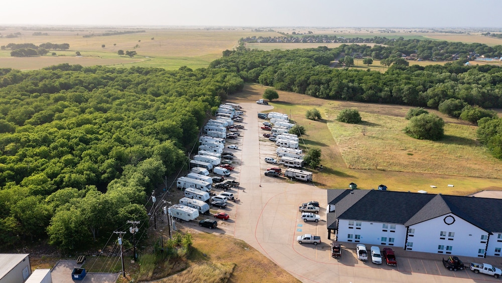 Atria Hotel and RV McGregor 40/59
