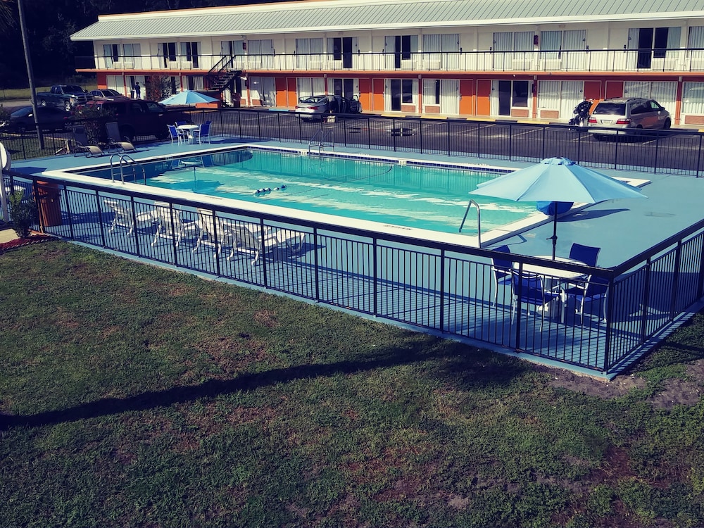 Days Inn by Wyndham Wildwood I-75 29/44