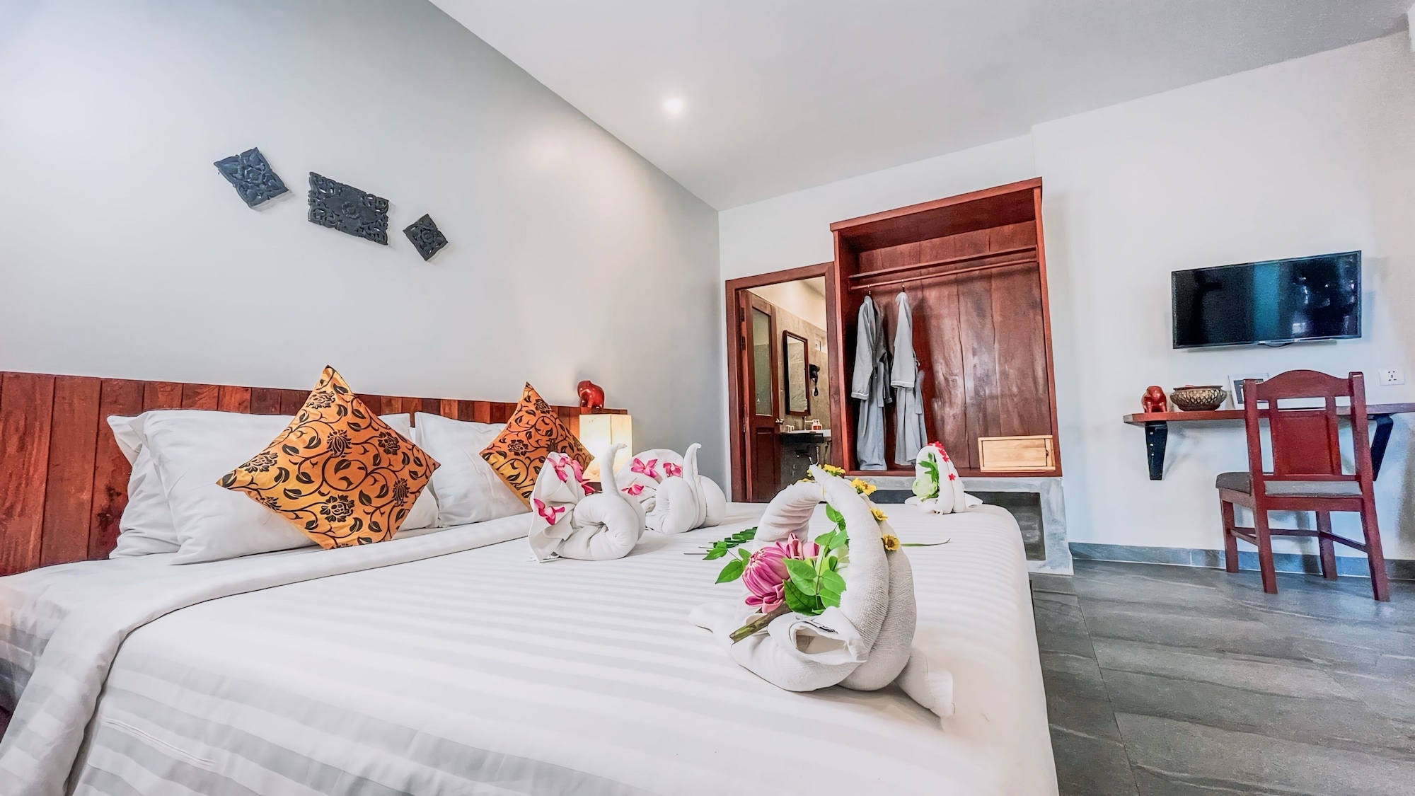 STUDIO, DOUBLE BED, BALCONY