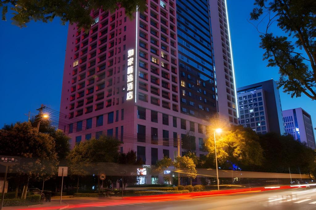 Home Inn Plus (Xi'an High Tech Zone Jinye No. 1 Zhangba No. 4 Subway Station Store) 8/58