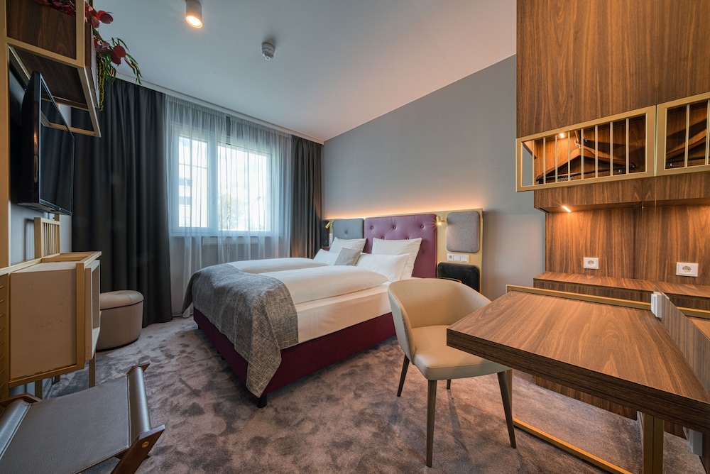 Plaza Premium Muenchen 24/65