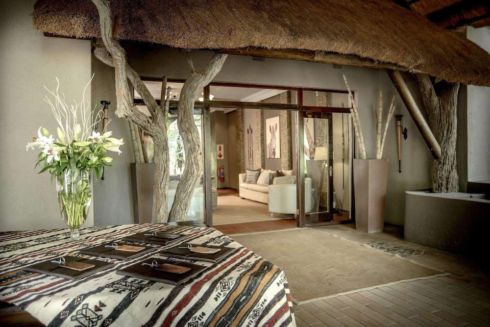 Shiduli Private Game Lodge 5/71