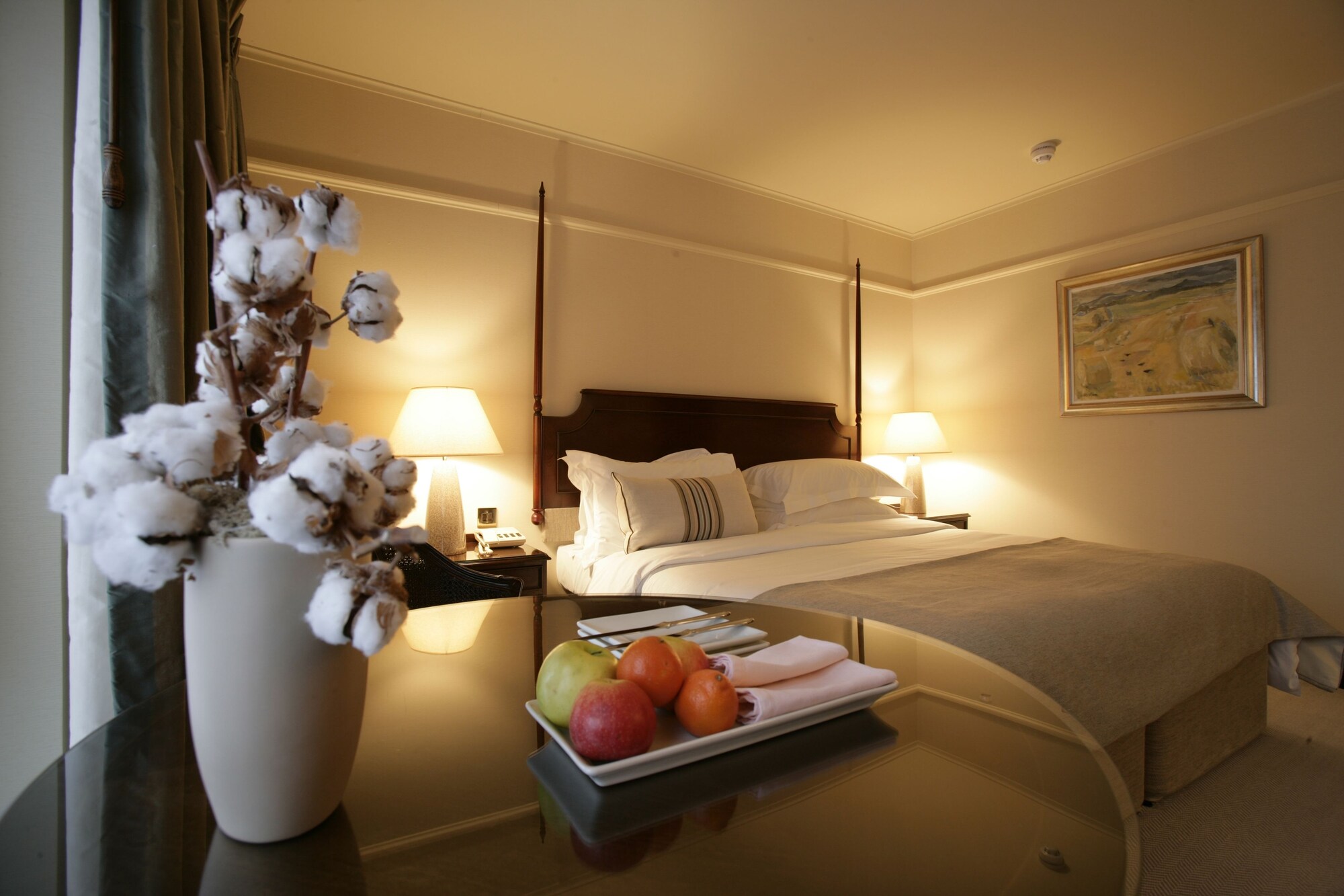 DELUXE, DOUBLE OR TWIN BED