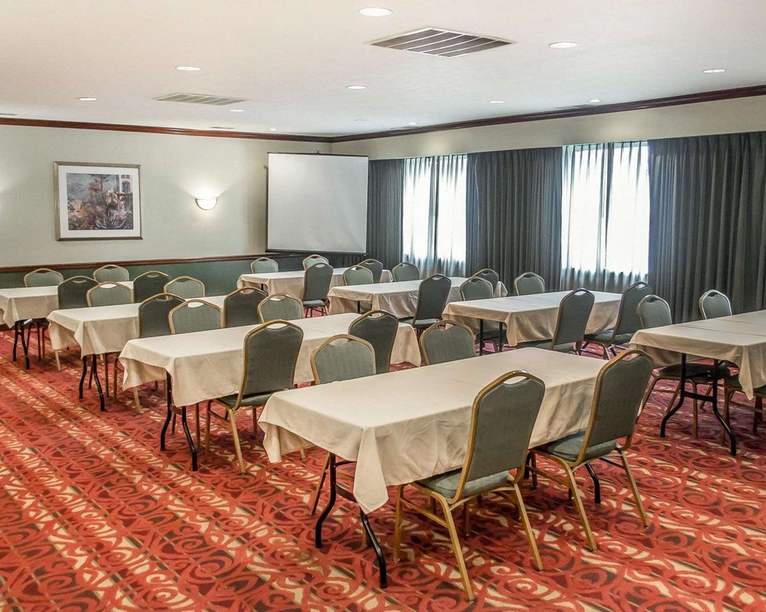 Days Inn by Wyndham Austintown 34/41