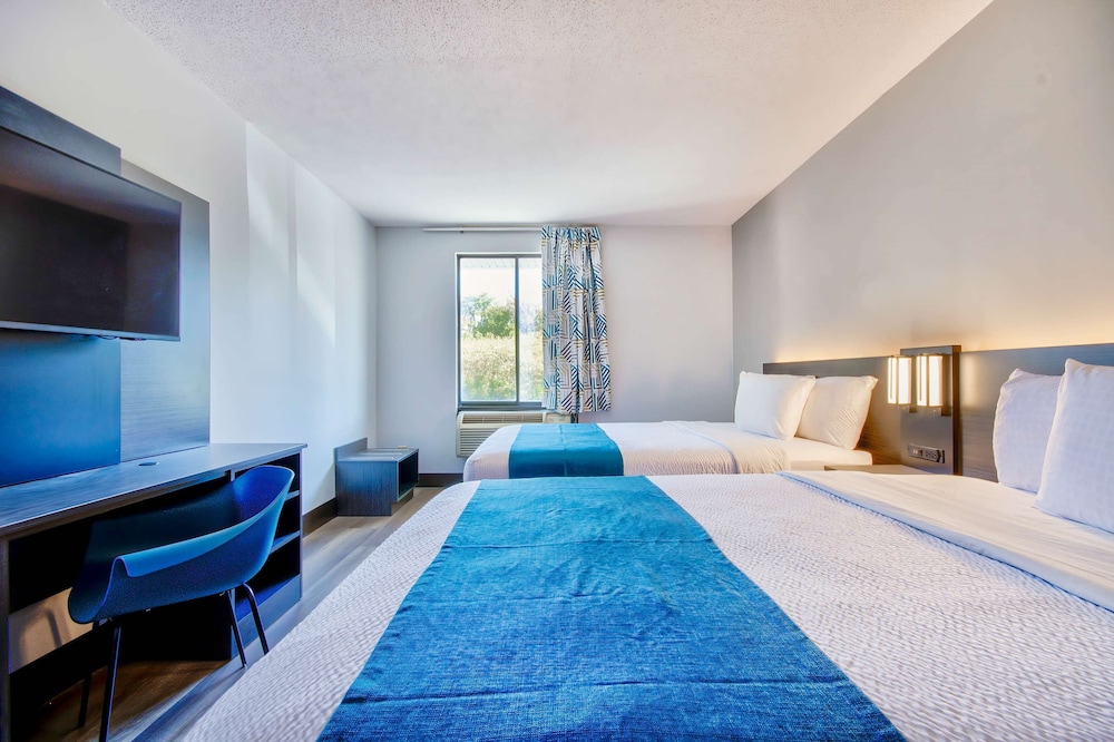 Motel6 Jeffersonville, IN - Louisville 23/33