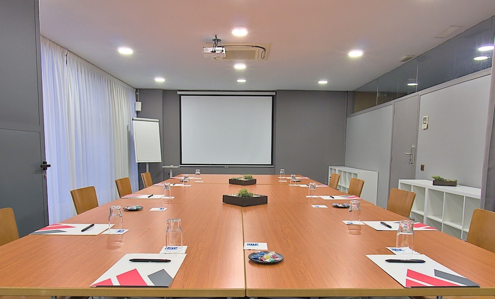 Aparthotel Atenea Barcelona 67/78