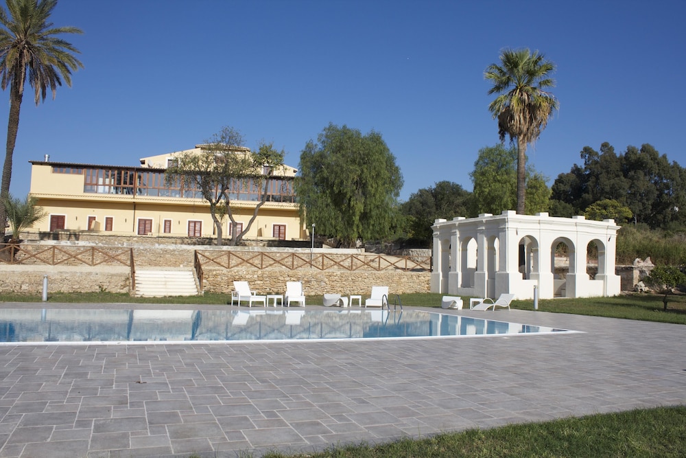 Villa Calandrino Hotel 1/65