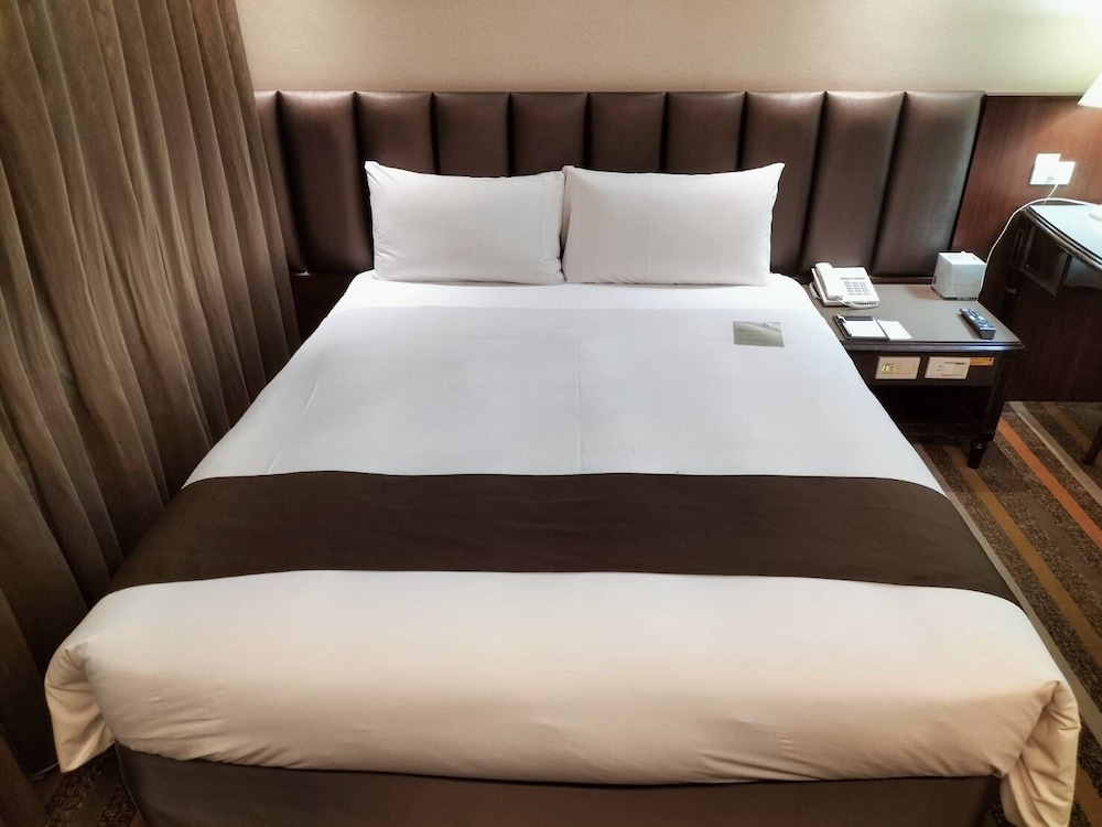 Urban Hotel 33 27/69