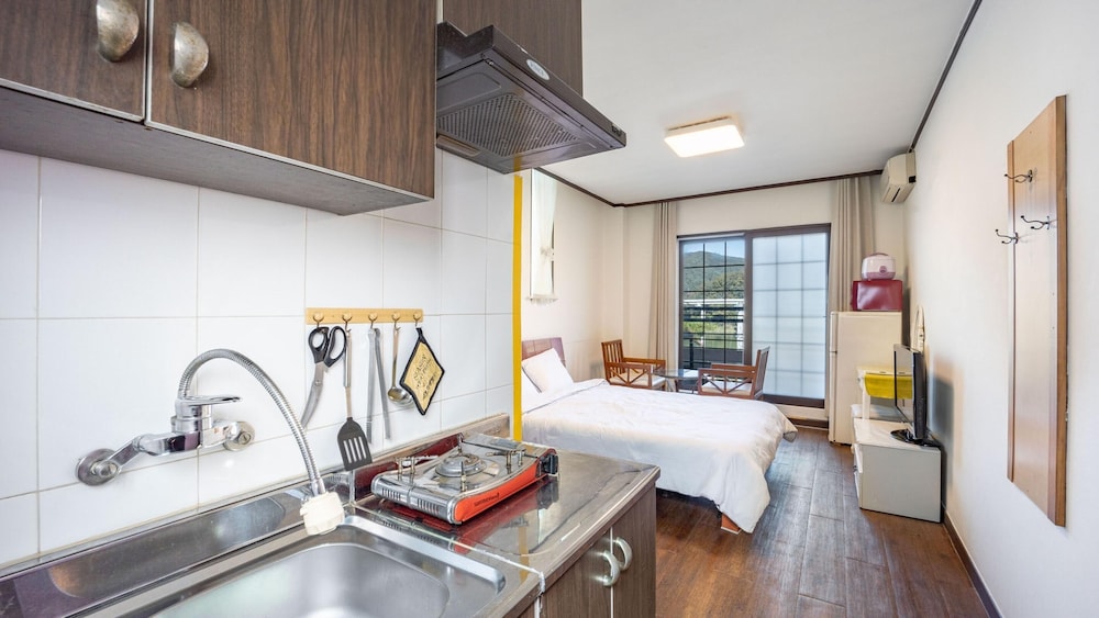 Chuncheon Beautiful House Pension 50/50