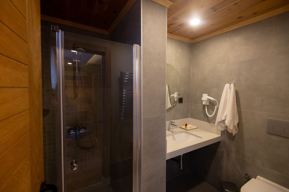 Ayder Koru Otel 46/48