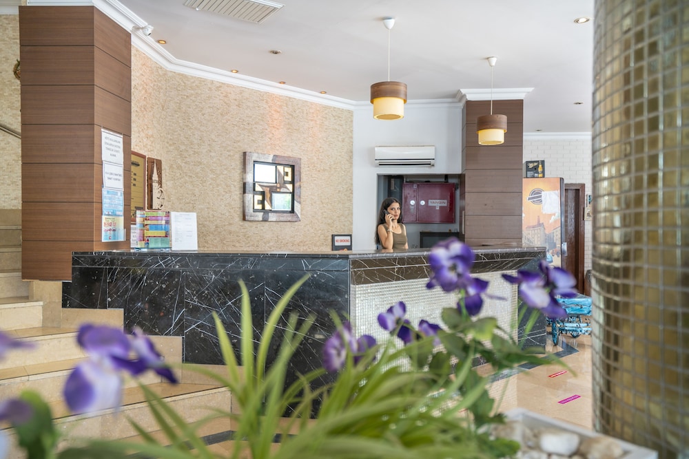 Carmen Suite Hotel 10/32