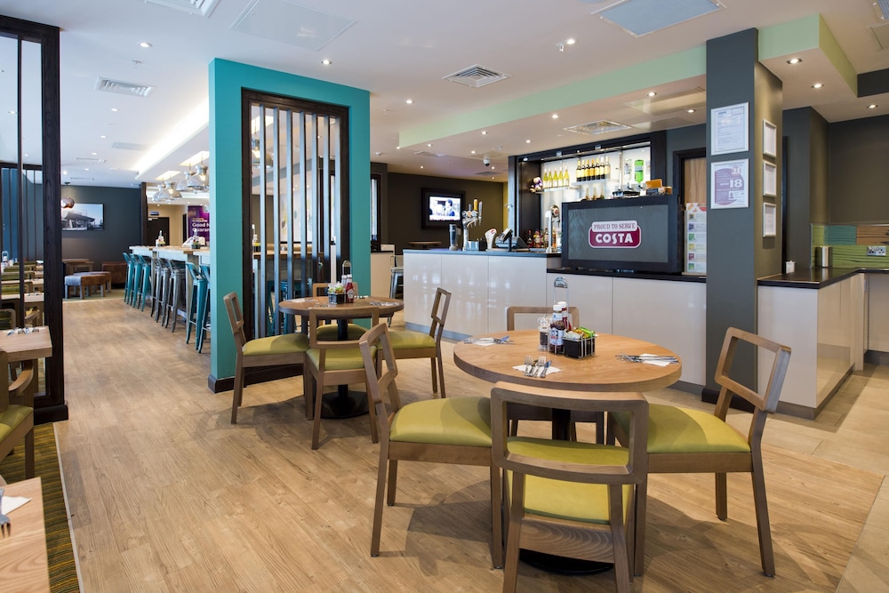 Premier Inn Manchester Salford Media City Hotel 27/44