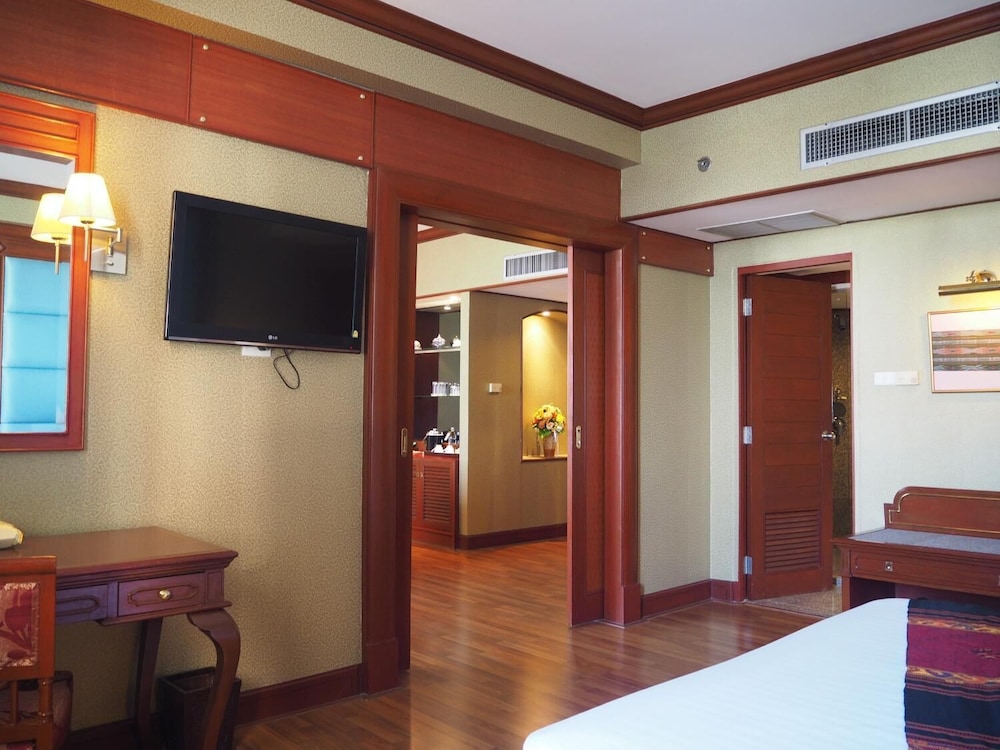 Charoenthani Khonkaen Hotel 47/56