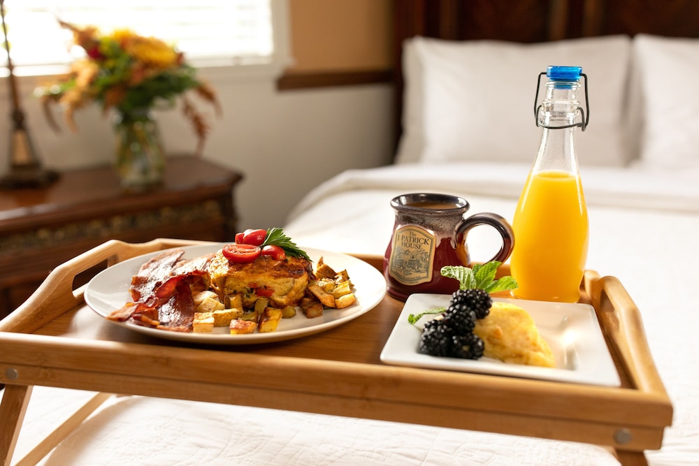 J Patrick House Bed And Breakfast Inn 57/65