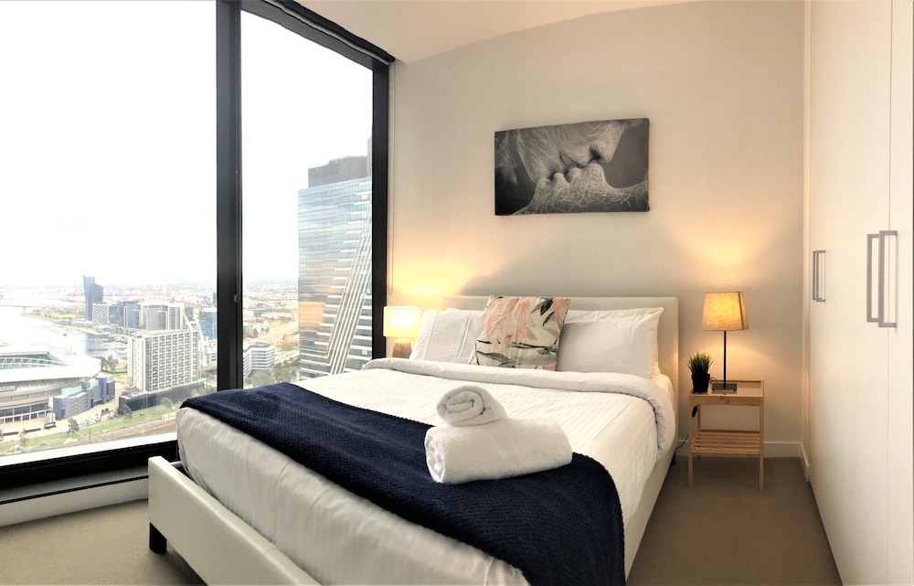 2 BEDROOMS, CITY, APARTMENT
