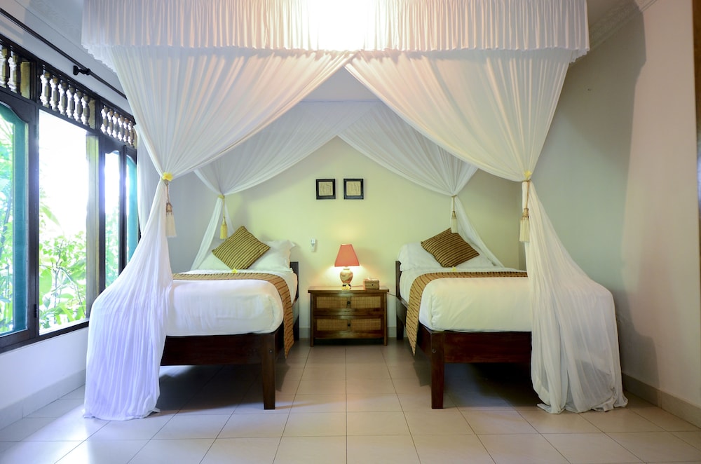 Tirta Ayu Hotel Restaurant 18/50