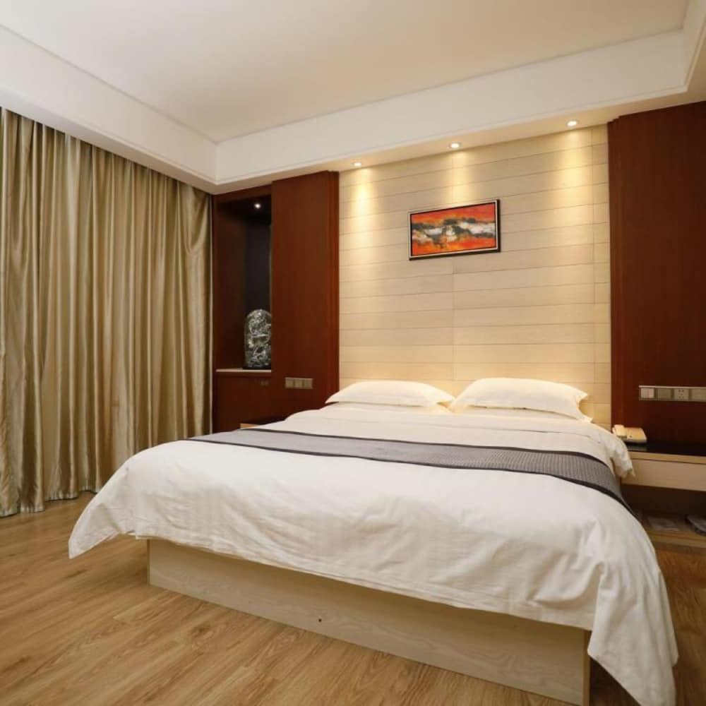 Superior Hotel (Guangzhou Yingbin No.1) 4/19