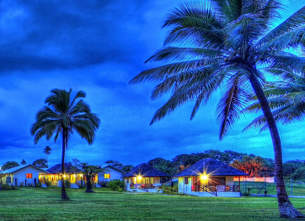 Beachfront Resort 37/50
