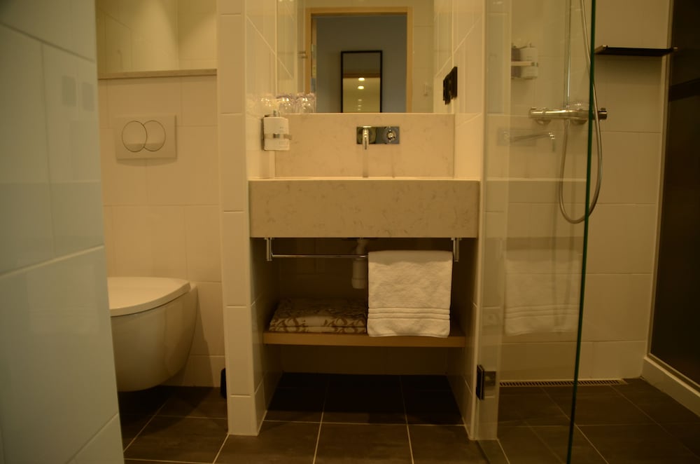 Marholmen Hotell and Conference AB 18/81
