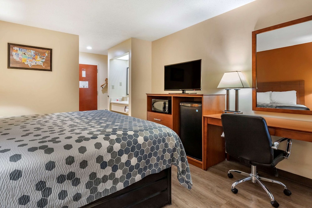 Econo Lodge Saint Stephen 33/37