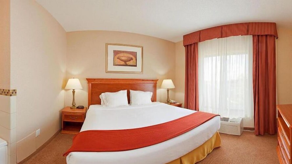 Holiday Inn Express Hotel Suites Detroit Utica 21/54