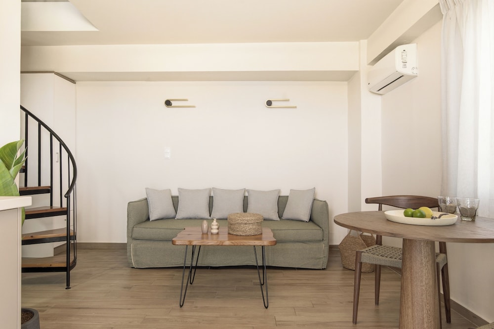 Irida Hotel 30/48