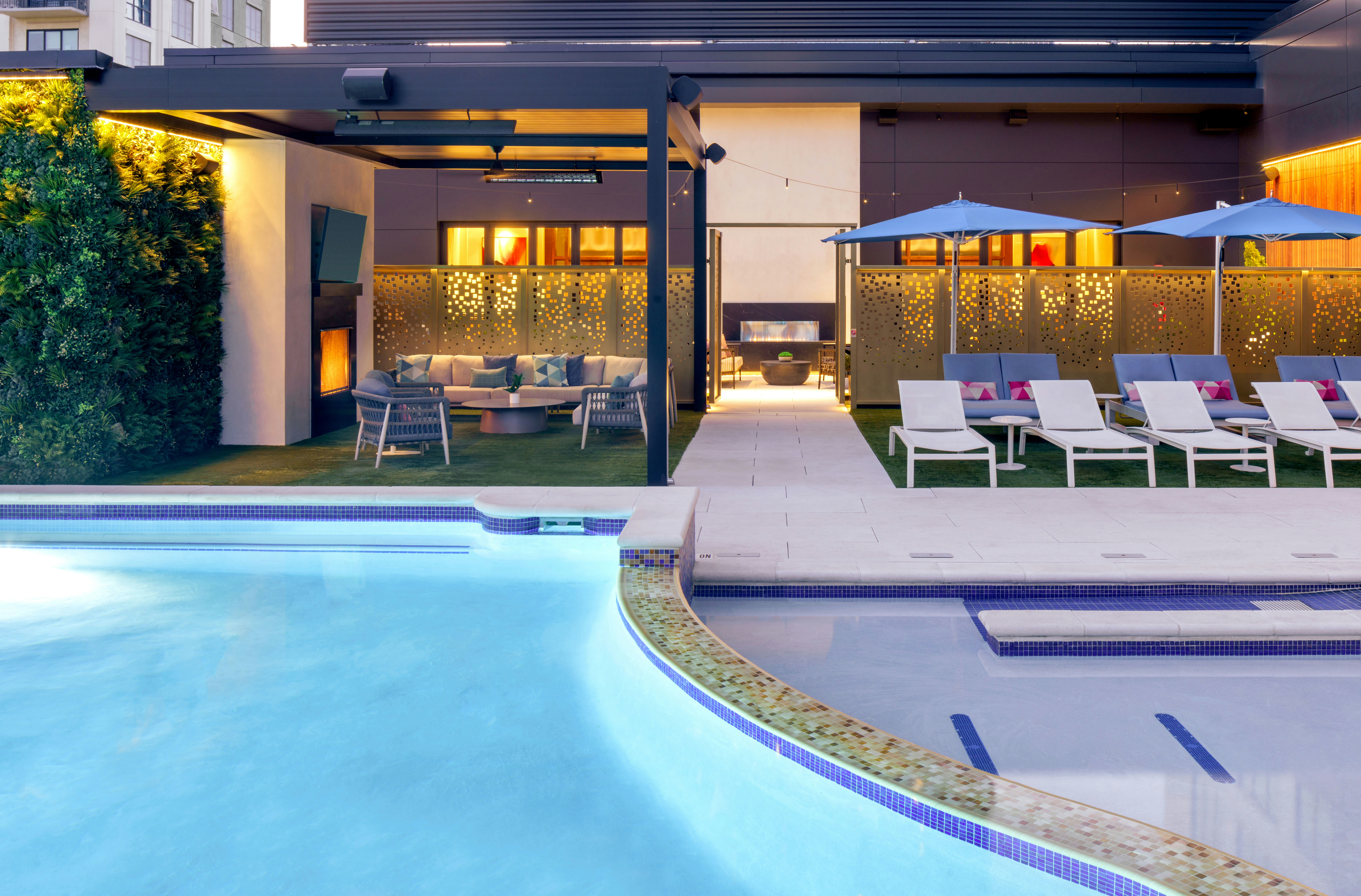 Tempo by Hilton Nashville Downtown 5/60