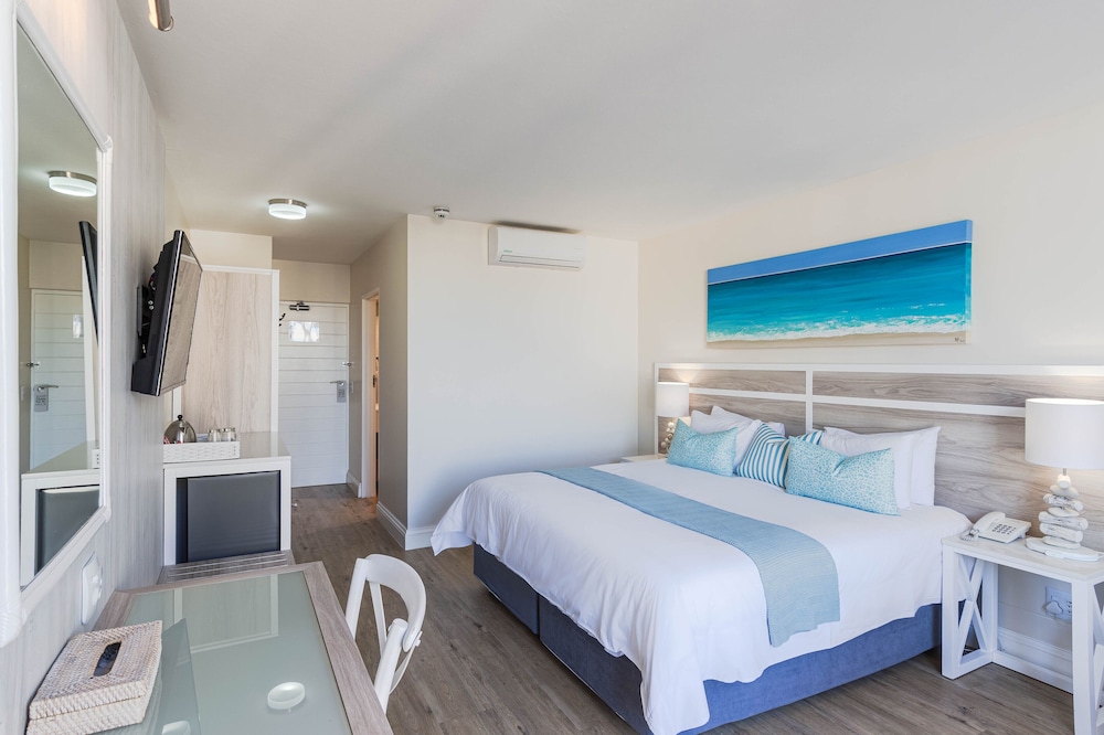 BAYVIEW HOTEL 23/75