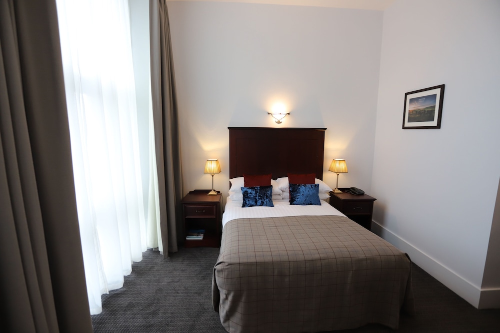 BEN WYVIS HOTEL 18/58