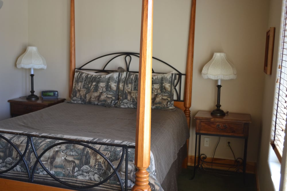 Eagle Fire Lodge Cabins 35/75