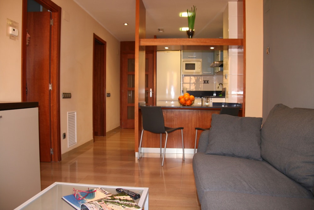 APARTAMENTS INDEPENDENCIA 1/19