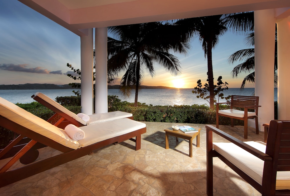 Grand Palladium Lady Hamilton Resort and Spa 2/42