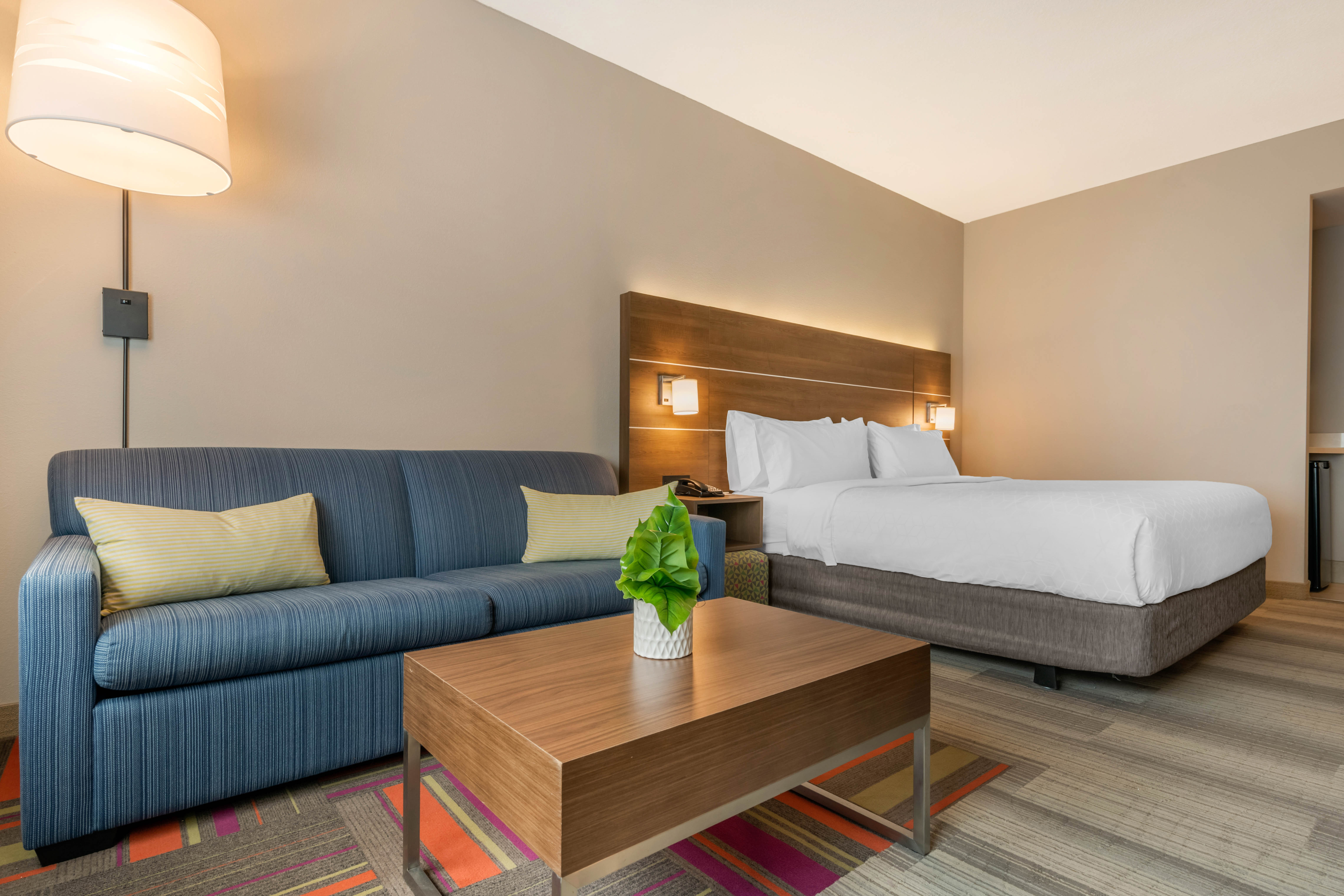 Holiday Inn Express Suites St Petersburg Seminole Area 31/74