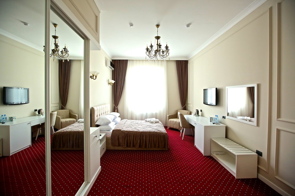 Miraj Hotel 6/25