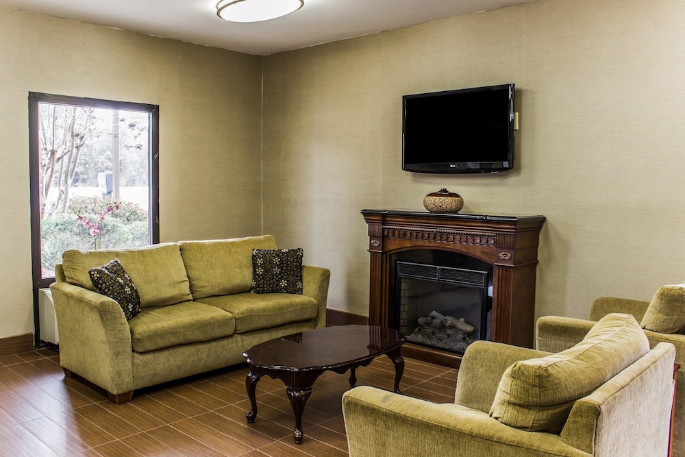 Quality Inn Kinston Hwy 70 24/33