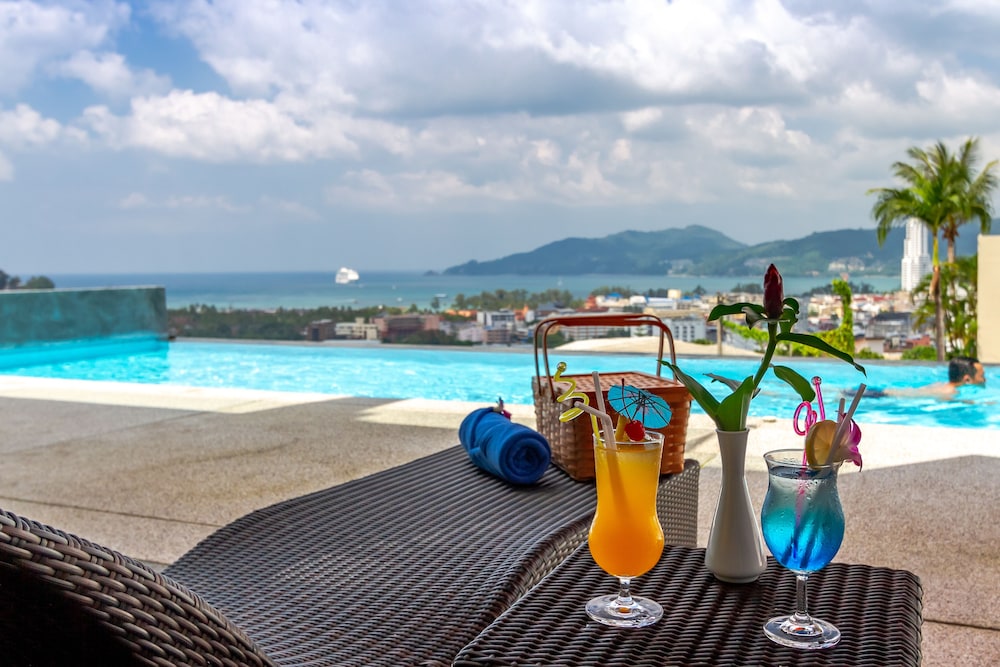 Patong Bay Hill Resort 52/70