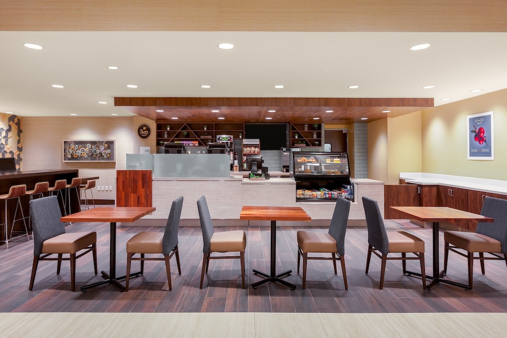 Holiday Inn La Mirada 34/54
