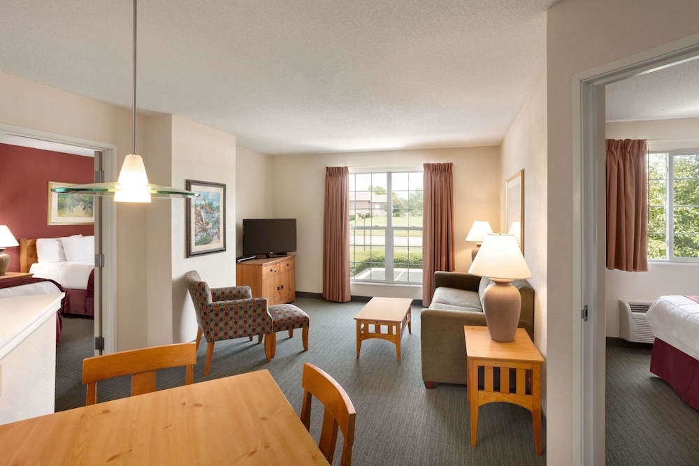 Baymont by Wyndham Wichita East 24/39