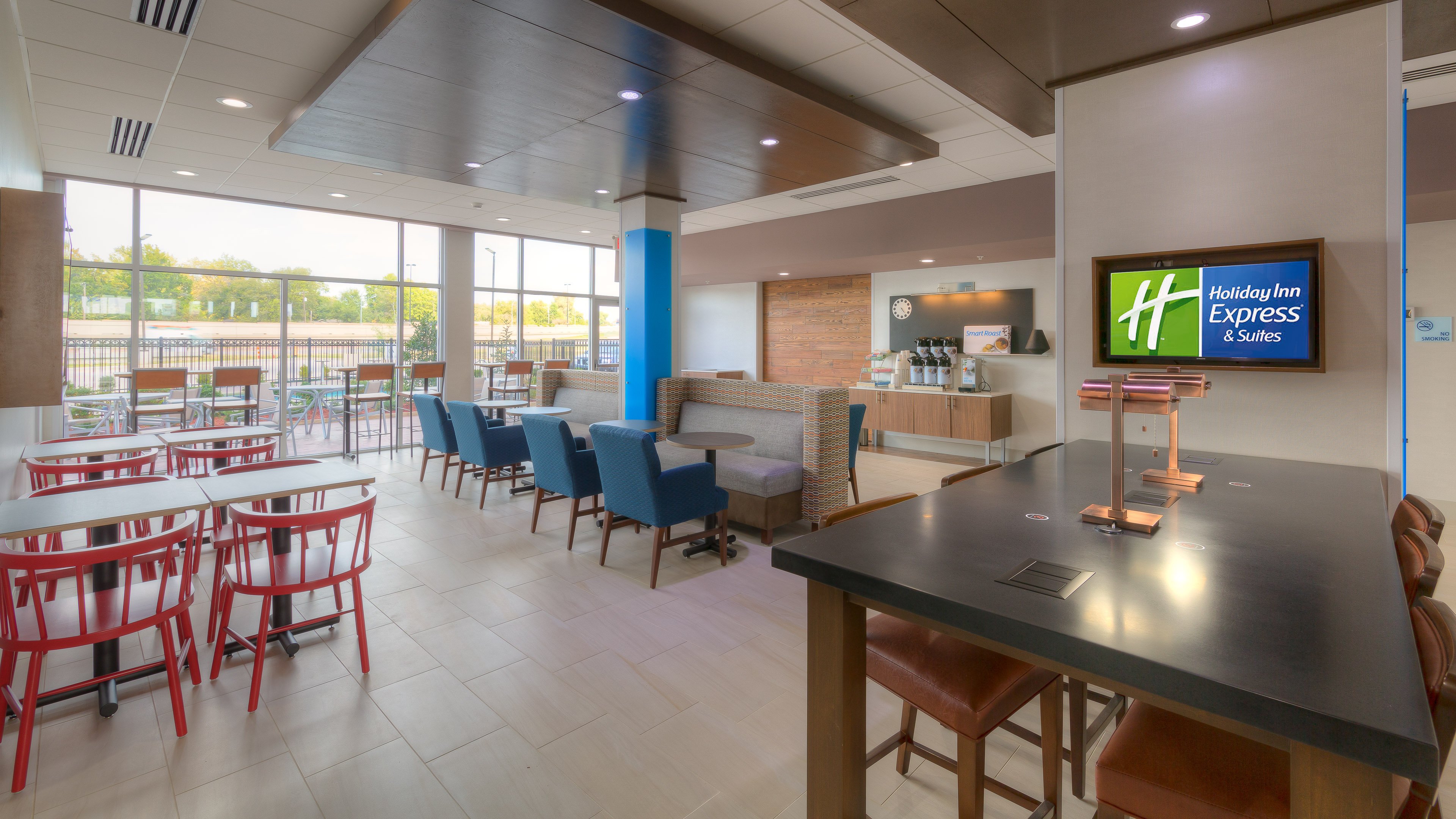 Holiday Inn Express Suites Tulsa Midtown 48/68