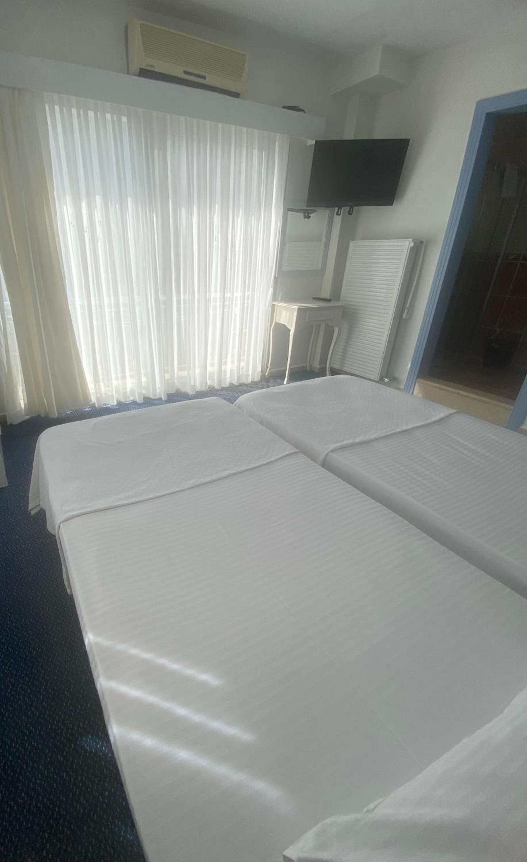 Economy, Double or Twin Bed, Land View
