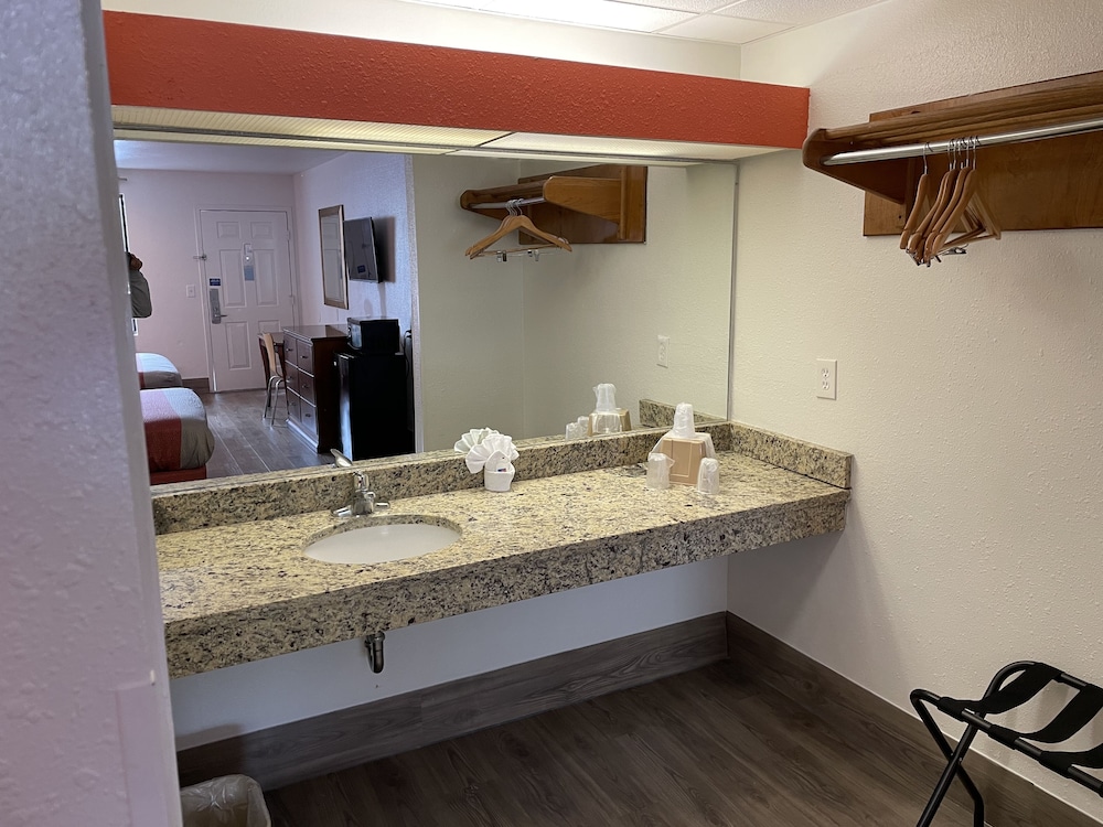 Motel6 Pooler, GA - Savannah Airport detail