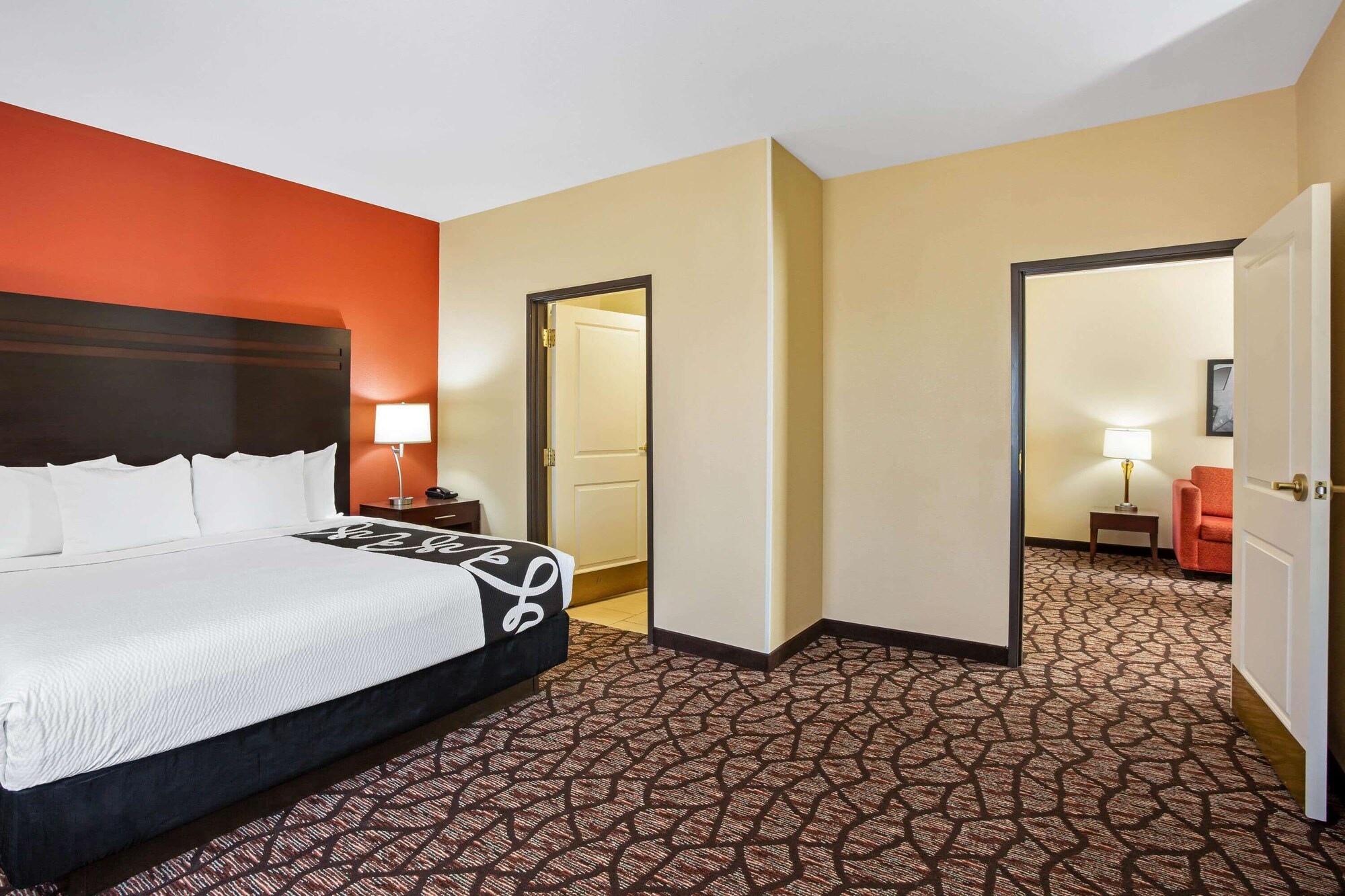 Suite, King Bed, Golf Course View