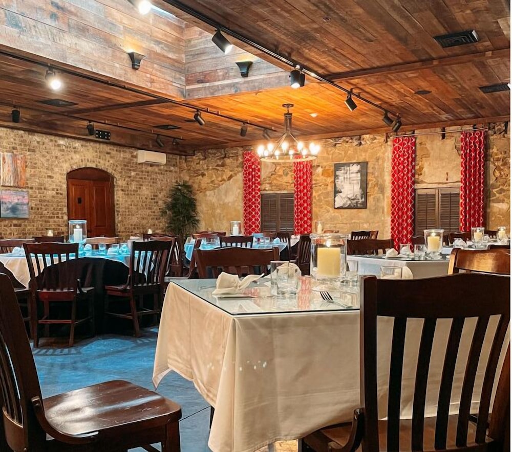 The Bleckley Inn 35/50
