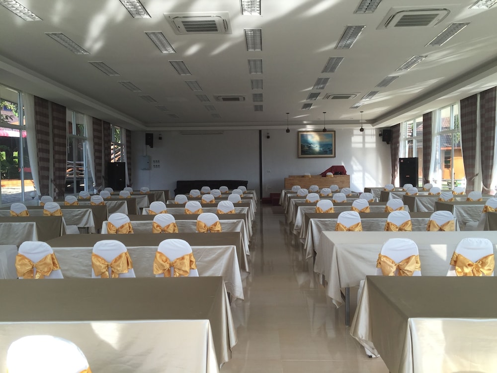 PECHMANEEKAN BEACH RESORT 59/71