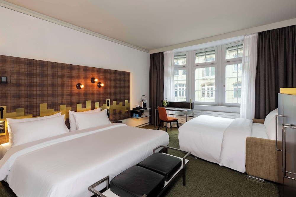 PREMIUM, WITH EXTRA BED