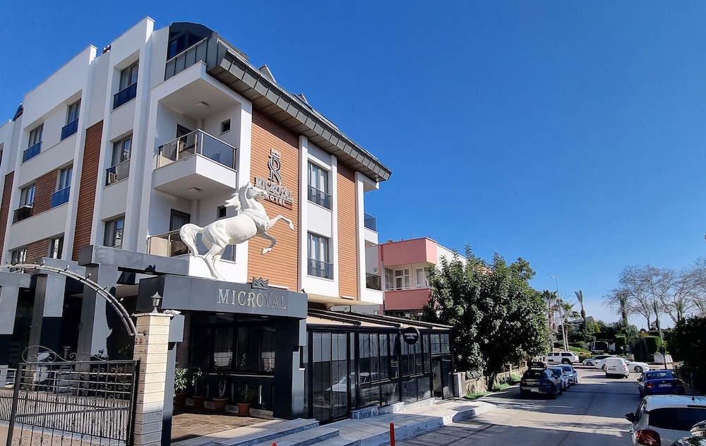 Mic Royal Hotel 40/50