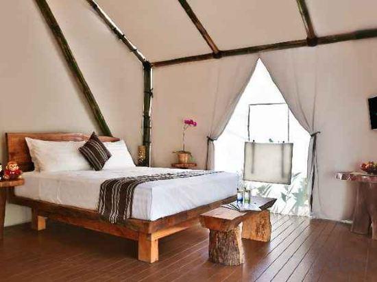 Maribaya Glamping Tent 5/22